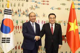 Se entrevista primer ministro de Vietnam con presidente de Asamblea Nacional de Corea del Sur