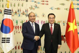 Se entrevista primer ministro de Vietnam con presidente de Asamblea Nacional de Corea del Sur