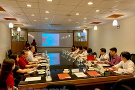 Vietnam y Singapur promueven intercambio entre pueblos