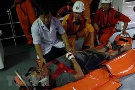 Vietnam rescata a marinero filipino accidentado en el mar