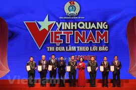 Honran en Vietnam a figuras sobresalientes en seguimiento de las enseñanzas de Ho Chi Minh