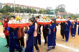 Etnia minoritaria Tay de Vietnam celebra su tradicional Festival Long Tong 