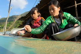  Papel sagrado de minoría étnica vietnamita para rituales espirituales 