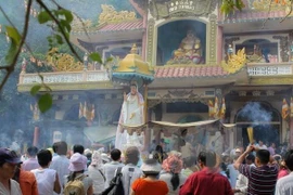 Reconocen Festival Linh Son Thanh Mau como patrimonio cultural inmaterial de Vietnam
