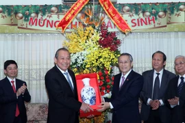 Extiende vicepremier de Vietnam saludos navideños a comunidades religiosas
