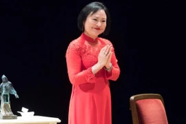 Recibe premio de paz de Alemania Kim Phuc, “niña del napalm” vietnamita