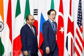 Primer ministro vietnamita se reúne con ejecutivos de grandes empresas tecnológicas japonesas