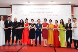 Lanzan concurso para buscar a embajador amistoso de Hanoi por la paz 