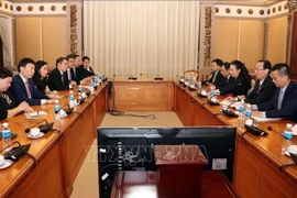  Impulsan cooperación entre Ciudad Ho Chi Minh y Singapur 