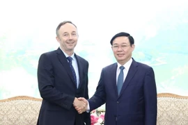  Gobierno vietnamita promete facilitar operación a largo plazo de Nike en el país