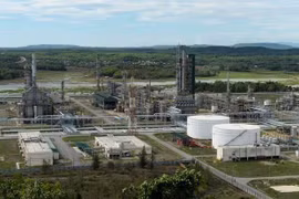Aumentan fuentes de suministro para la refinería petrolera vietnamita
