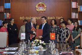 Incrementa Agencia de la Universidad Francófona cooperación con Vietnam en educación