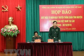 Conmemoran 70 años de soldados voluntarios vietnamitas y expertos en Laos