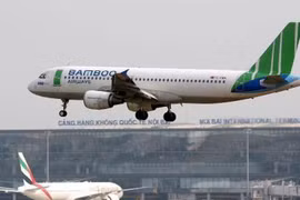 Ajusta aerolínea vietnamita Bamboo Airways planes de vuelos por tormenta Nakri