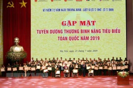 Honran en Vietnam a inválidos de guerra