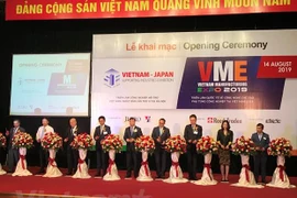 Muestran exhibiciones tecnologías avanzadas en industria auxiliar en Vietnam