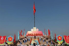 Celebran en provincia vietnamita ceremonia de izamiento de bandera por Día de Reunificación Nacional