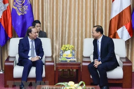 Cancillería de Vietnam felicita a diplomáticos camboyanos por Día de la Independencia de su país