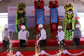Construyen primera fase de central eólica en provincia vietnamita de Bac Lieu