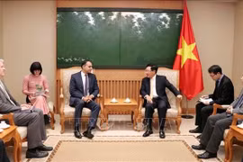 Vietnam atesora relaciones con ADB, vicepremier y canciller Pham Binh Minh