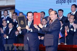 Evalúan premieres de Vietnam y Camboya colocación de demarcaciones fronterizas 