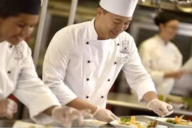 Presentan en Francia gastronomía y patrimonios mundiales de Vietnam
