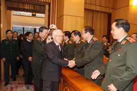 Máximo dirigente vietnamita reconoce papel de policía nacional en asuntos globales