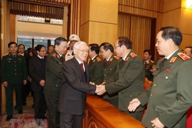 Máximo dirigente vietnamita reconoce papel de policía nacional en asuntos globales