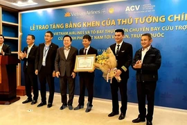 Reconoce Vietnam a personal de aviación que repatría a connacionales desde Wuhan