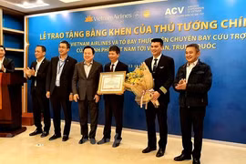 Reconoce Vietnam a personal de aviación que repatría a connacionales desde Wuhan