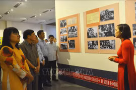 Exhiben en Dak Lak fotografías sobre la vida y trayectoria revolucionaria del Presidente Ho Chi Minh