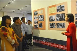 Exhiben en Dak Lak fotografías sobre la vida y trayectoria revolucionaria del Presidente Ho Chi Minh