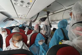 COVID-19: Regresan a casa ciudadanos vietnamitas varados en Japón y Myanmar