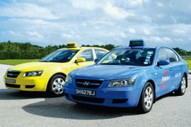 Singapur: Instalan protector plástico en taxis a evitar contagio de COVID -19 