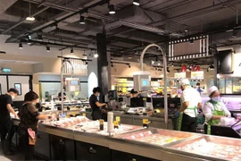 Tailandia reabre centros comerciales y tiendas de conveniencia