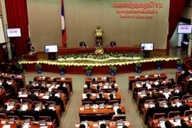 Asamblea Nacional de Laos discute medidas de recuperación económica tras COVID-19