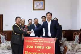 Ministerio de Defensa de Vietnam apoya a Laos en combate contra COVID-19