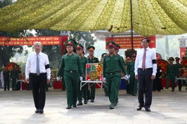 Entierran restos de soldados voluntarios vietnamitas caídos en Camboya 