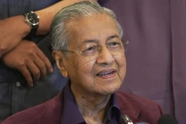 Rey de Malasia acepta la renuncia del primer ministro Mahathir