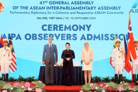 Dirigentes parlamentarios felicitan a Vietnam por el AIPA-41