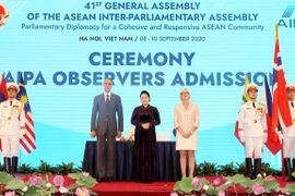 Dirigentes parlamentarios felicitan a Vietnam por el AIPA-41