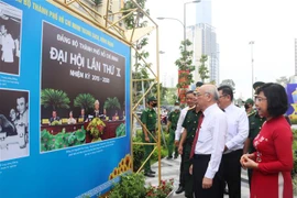 Exposición fotográfica saluda a la XI Asamblea de Comité partidista de Ciudad Ho Chi Minh