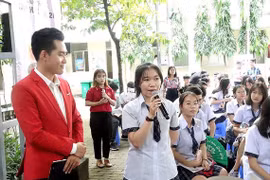 Destacan en Vietnam importancia de la orientación profesional para estudiantes preuniversitarios