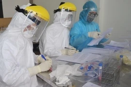 Tailandia produce su propia ropa de protección médica