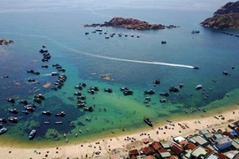 Ciudades de Vietnam reciben Premio al Municipio turístico limpio