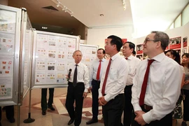 Inauguran en Hanoi exposición documental conmemorativa al Día Nacional