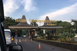 Cierran aeropuerto en Yakarta por intensas lluvias