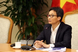  Expertos de Vietnam contribuyen a perfeccionar documentos para el XIII Congreso partidista