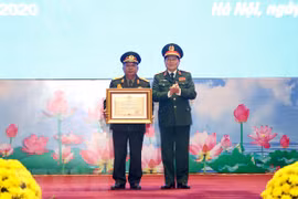 Conceden Órdenes de Estados de Vietnam y Laos a destacados militares