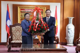 Alta funcionaria de Laos destaca el papel del Partido Comunista de Vietnam